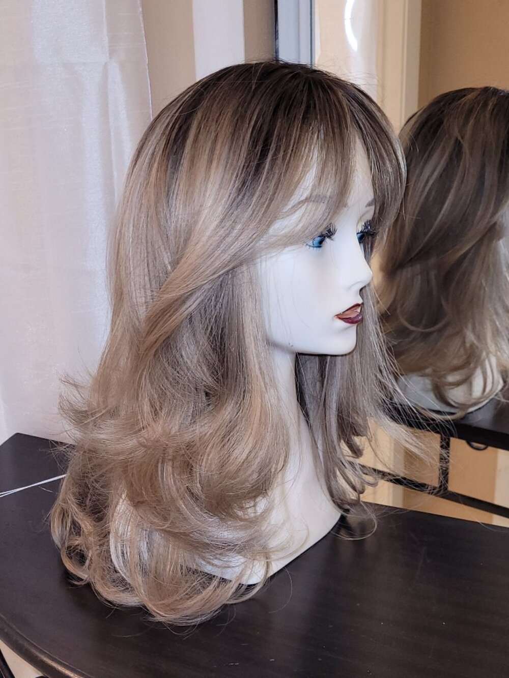 Wig  NWT  Manda